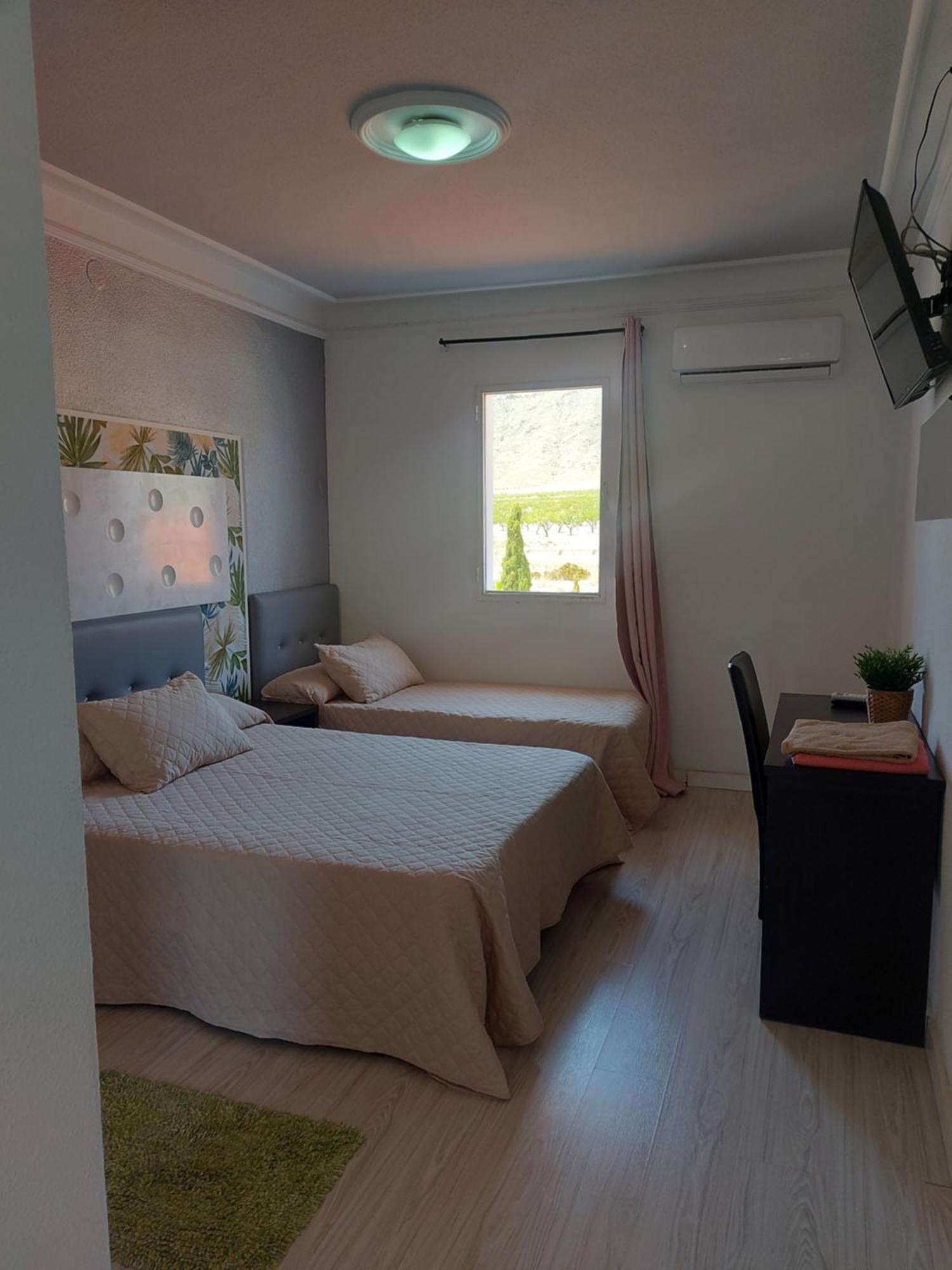 Hostal Fuente Del Pino Jumilla Bagian luar foto