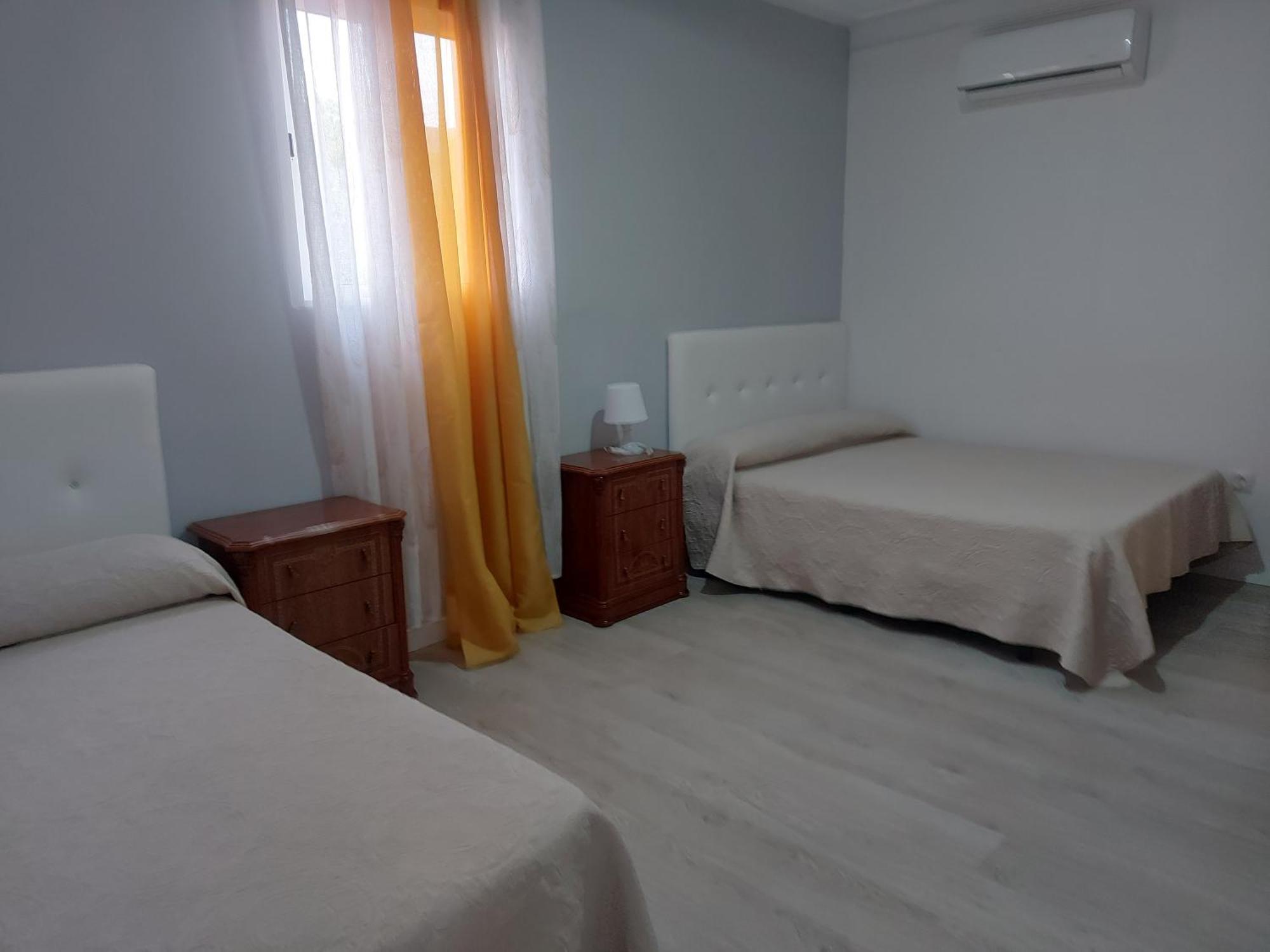 Hostal Fuente Del Pino Jumilla Bagian luar foto