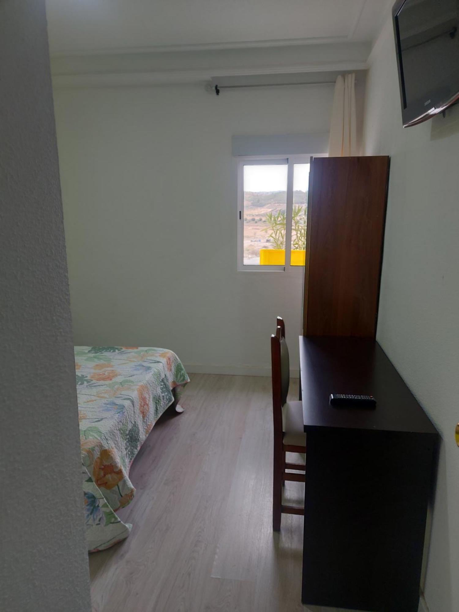 Hostal Fuente Del Pino Jumilla Bagian luar foto