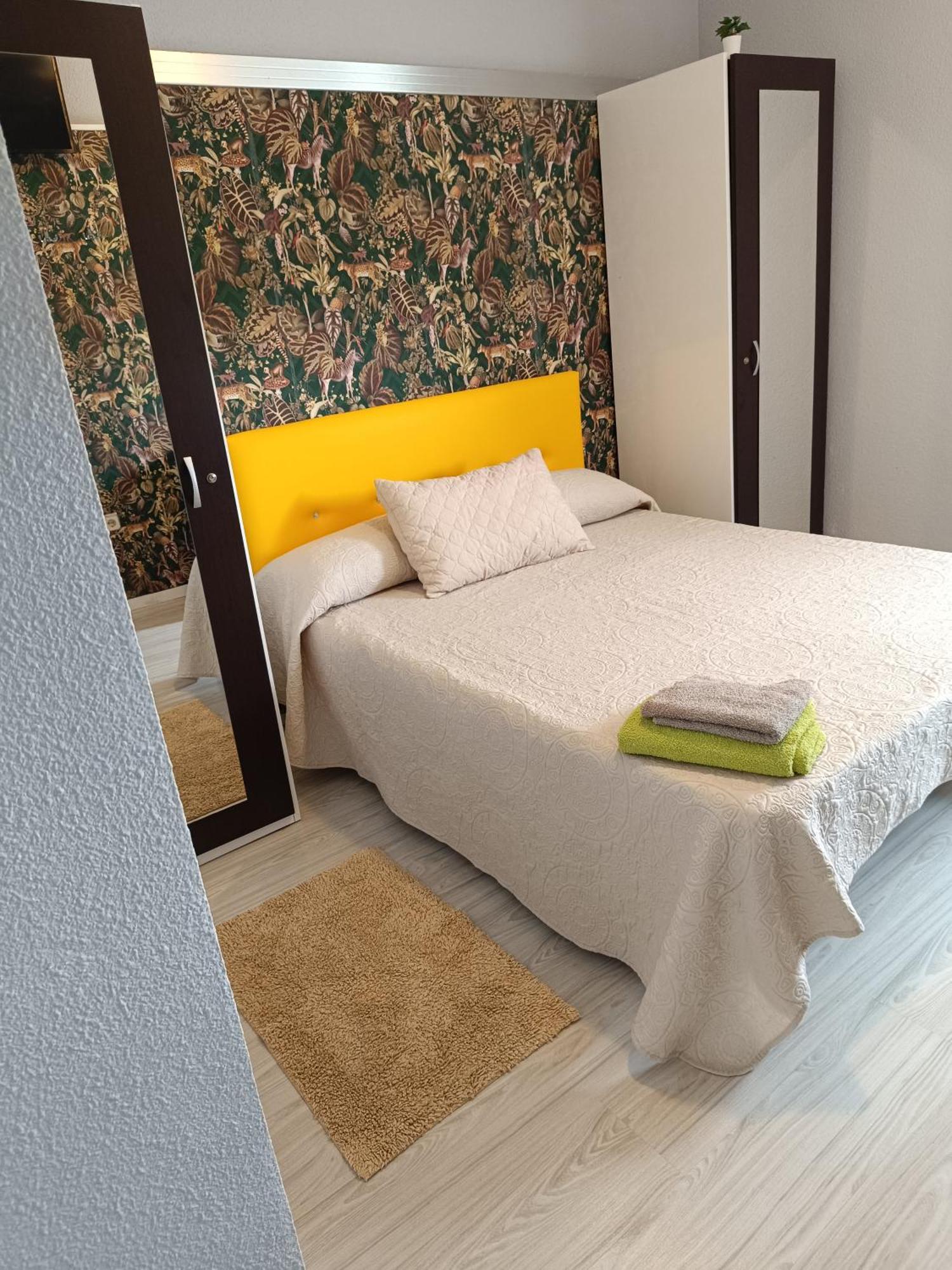 Hostal Fuente Del Pino Jumilla Bagian luar foto