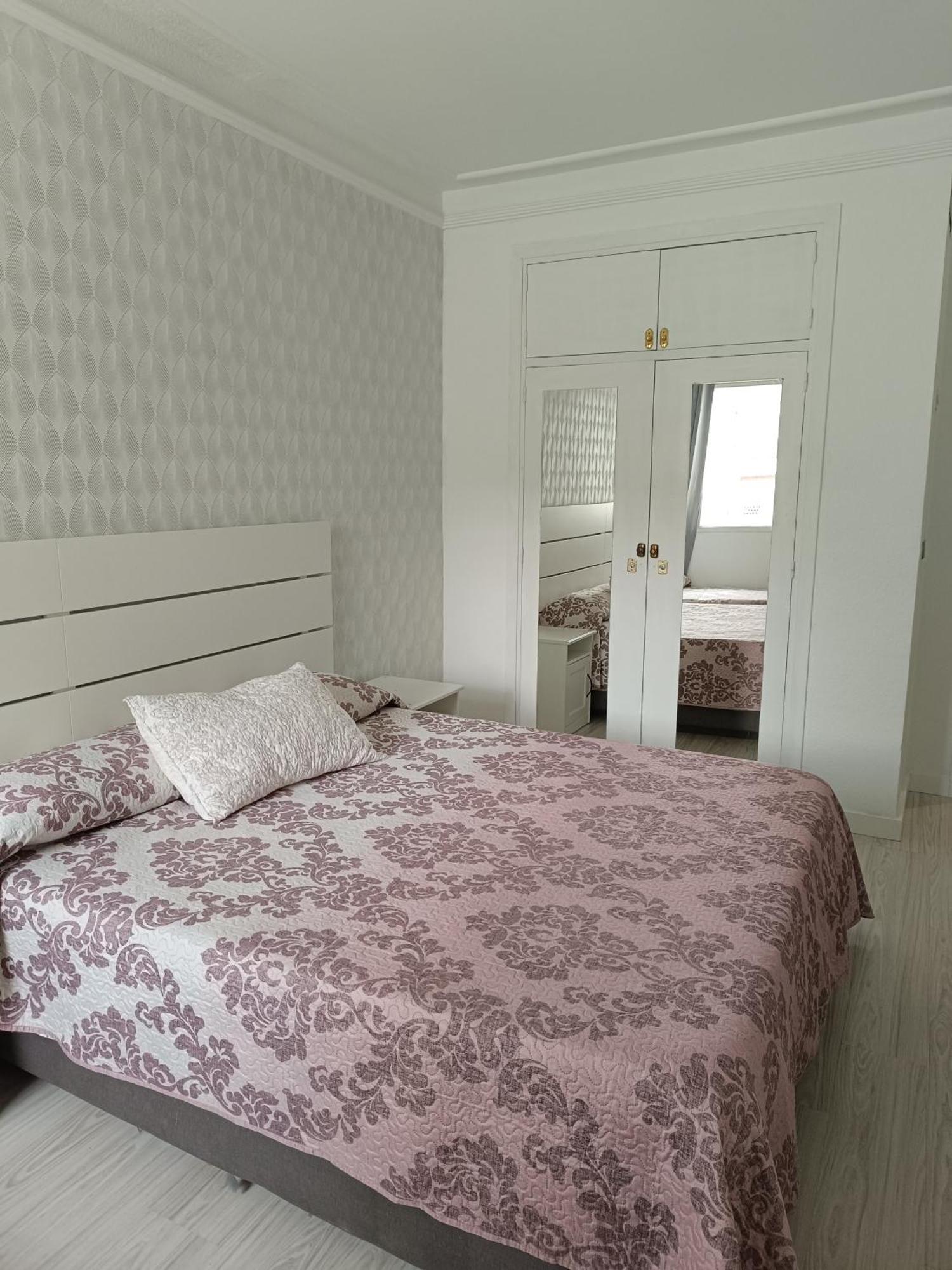Hostal Fuente Del Pino Jumilla Bagian luar foto