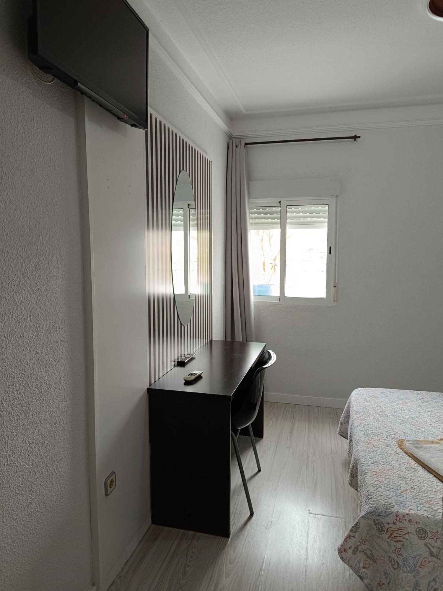 Hostal Fuente Del Pino Jumilla Bagian luar foto